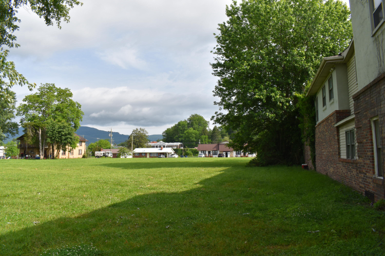 Listing Image 12