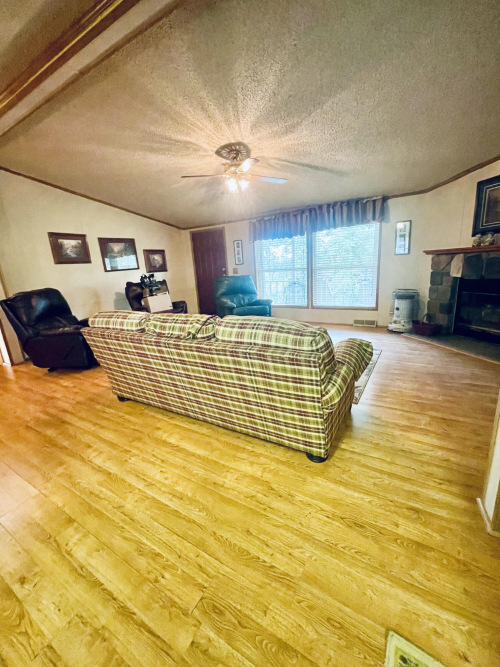 Listing Image 44