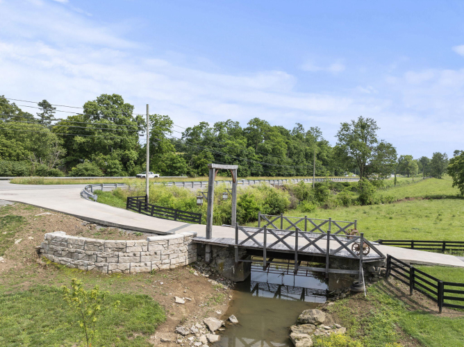 Listing Image 83