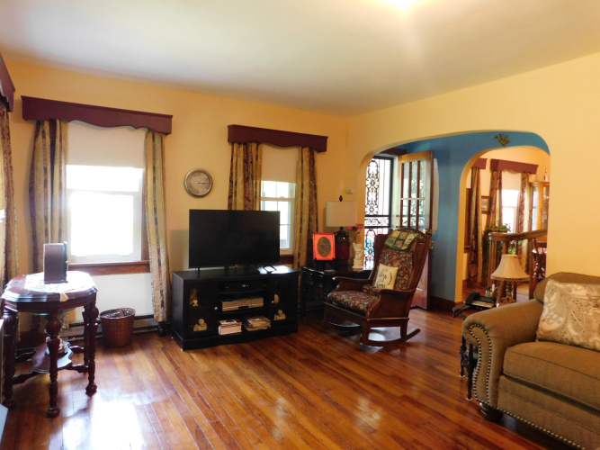 Listing Image 11