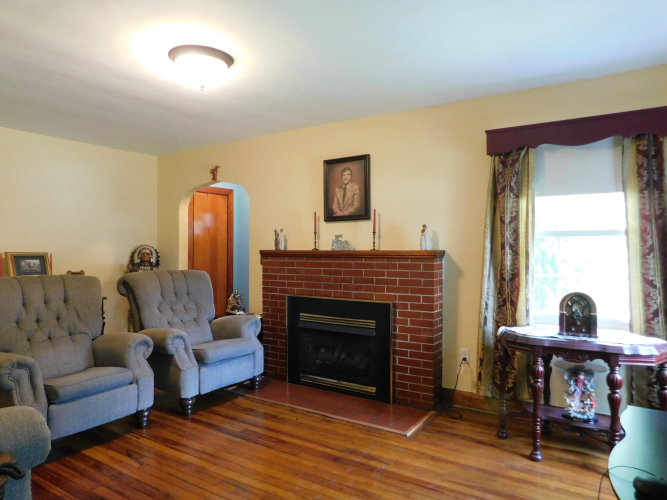 Listing Image 12