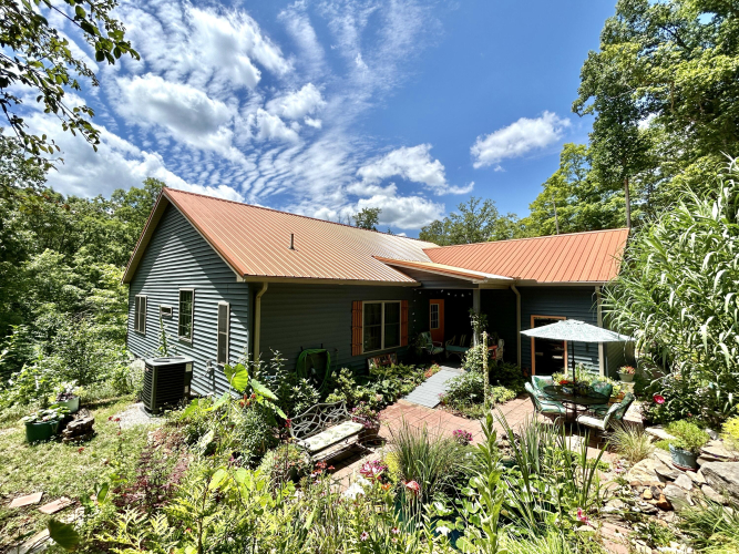 Listing Image 5