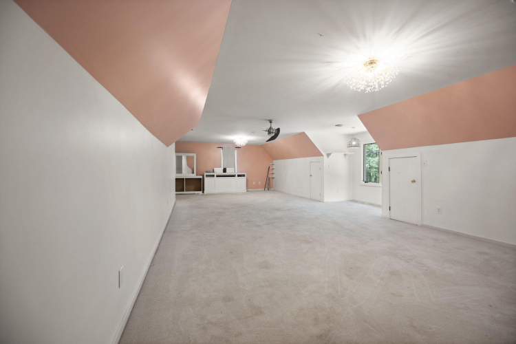 Listing Image 45