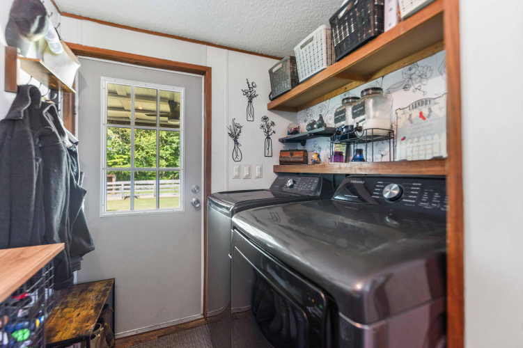 Listing Image 84