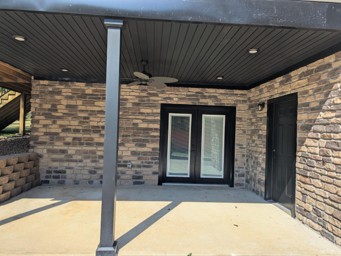 Listing Image 8