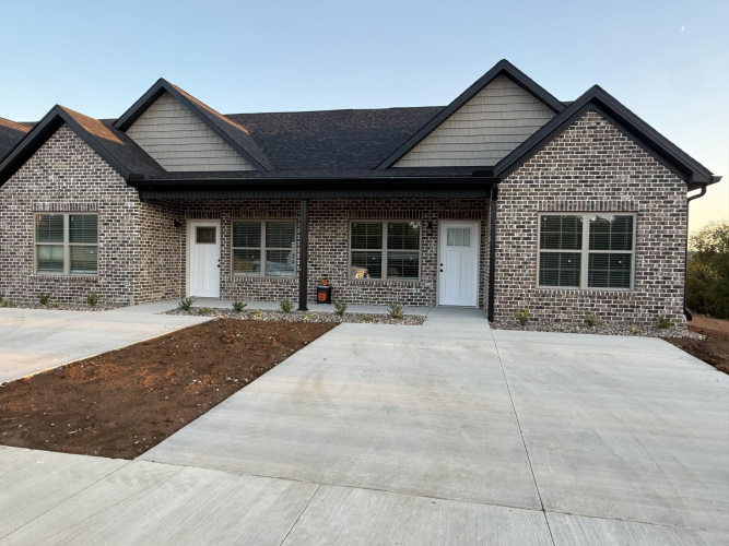 Listing Image 4