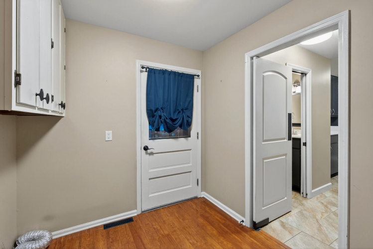 Listing Image 31