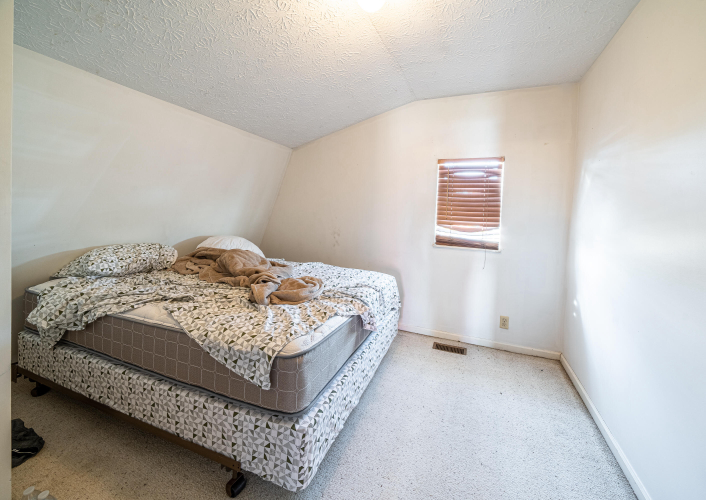 Listing Image 100