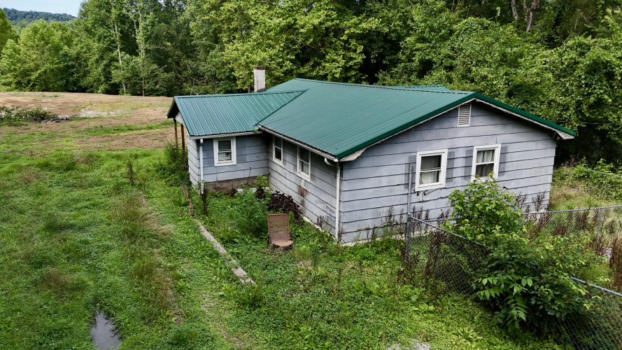 Listing Image 4