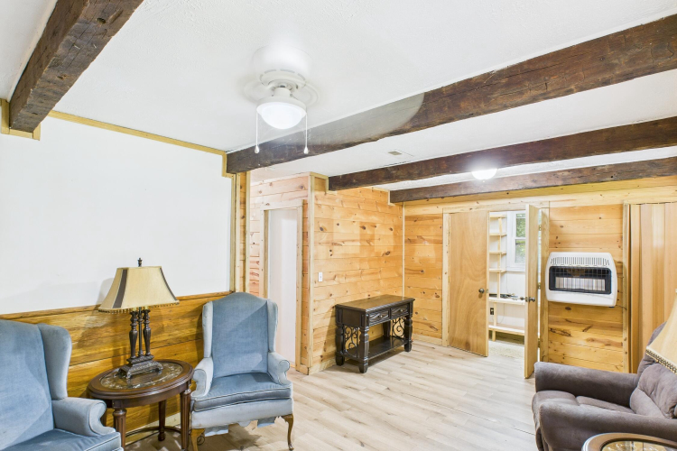 Listing Image 10