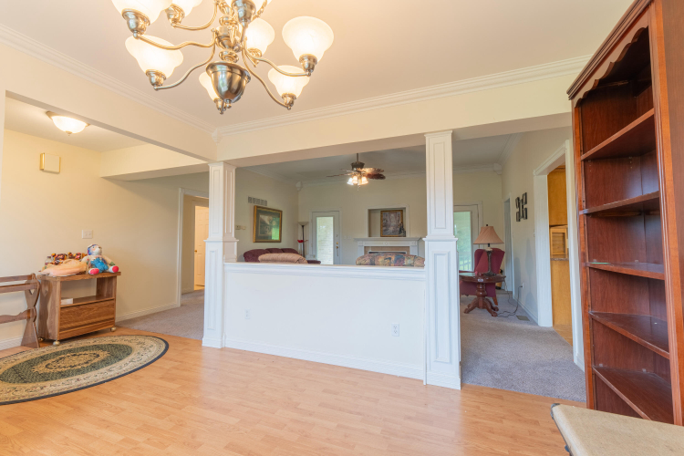 Listing Image 16
