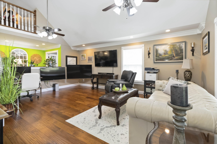 Listing Image 13