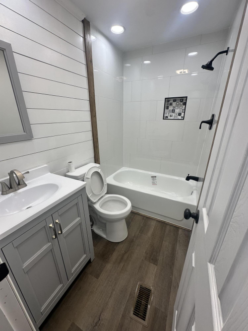 Listing Image 12