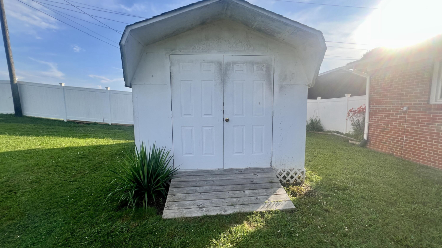 Listing Image 19
