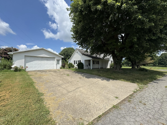 Listing Image 4