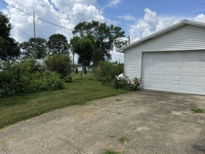 Listing Image 8