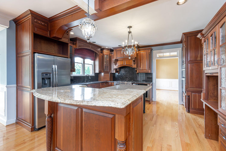 Listing Image 10