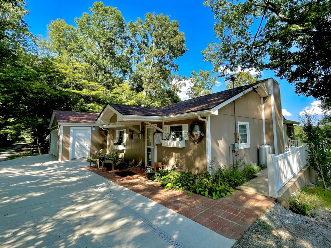 Listing Image 6