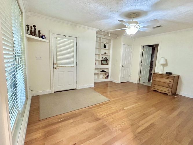 Listing Image 56