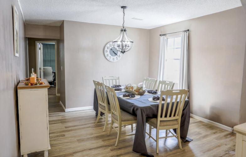 Listing Image 10