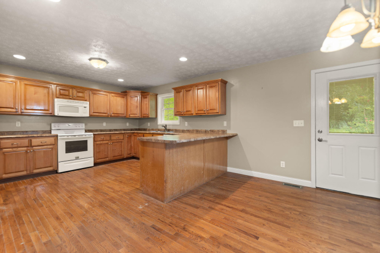 Listing Image 21