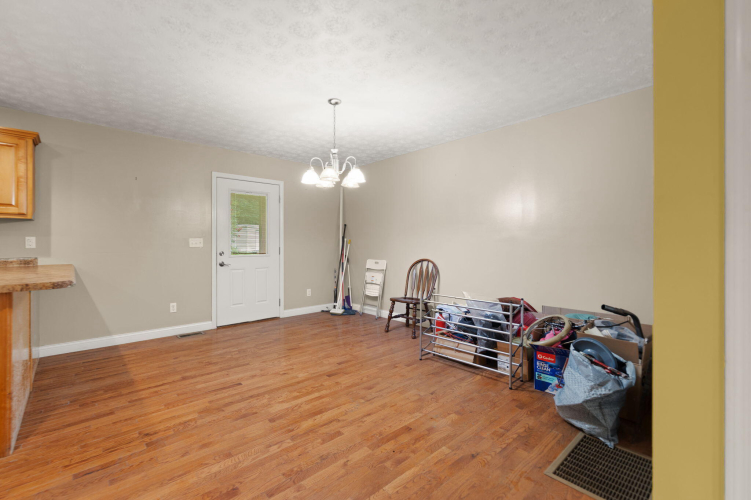 Listing Image 28
