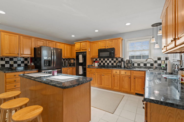Listing Image 10