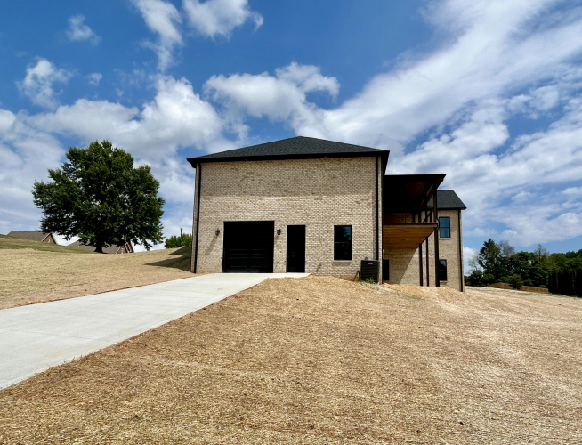 Listing Image 4