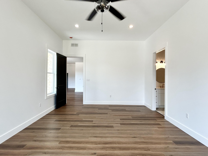 Listing Image 80