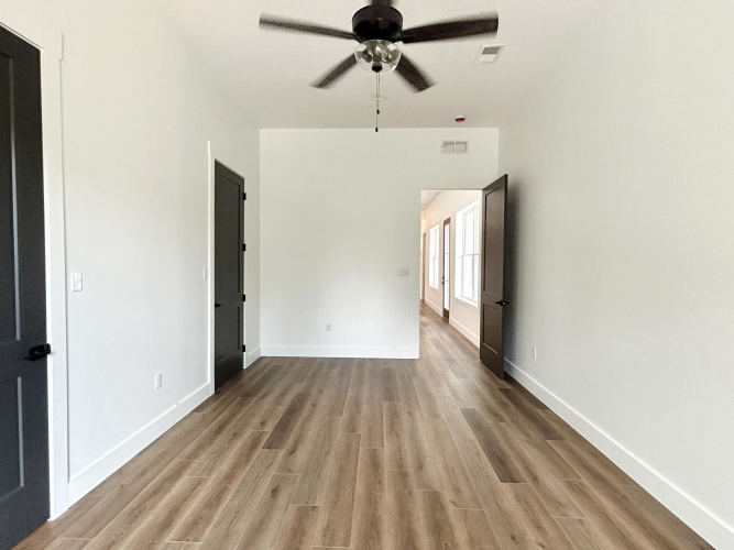 Listing Image 82