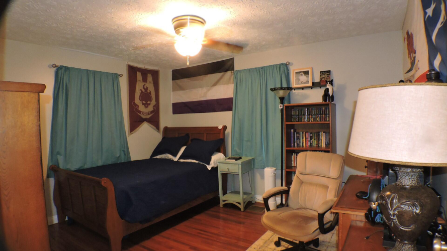 Listing Image 12