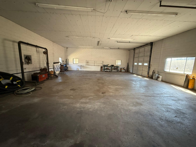 Listing Image 17