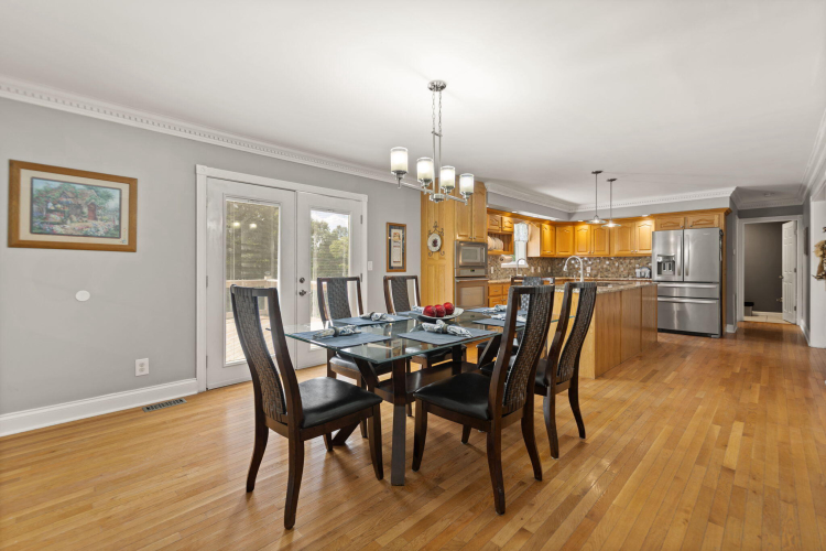 Listing Image 11
