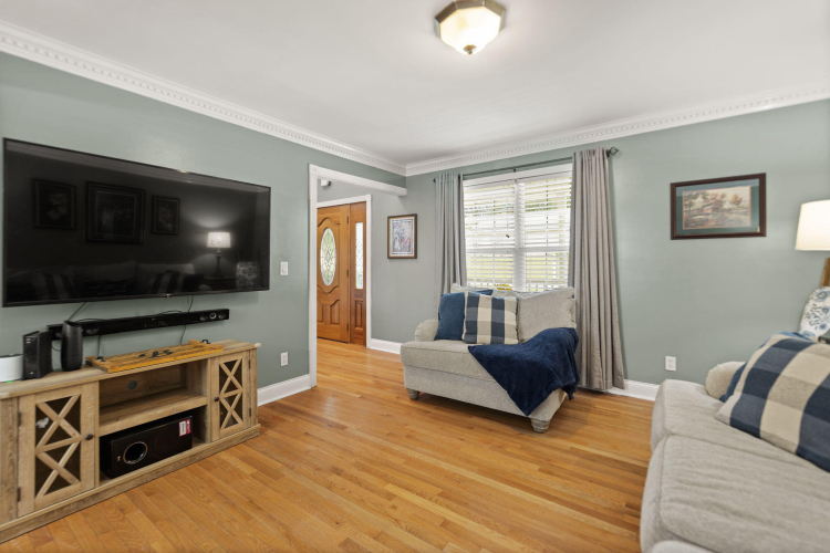 Listing Image 14