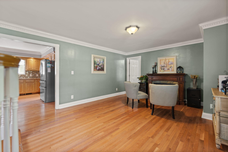 Listing Image 19