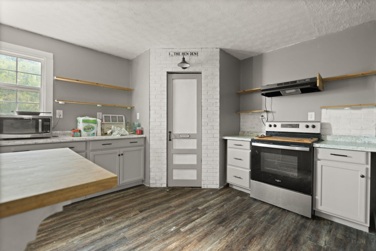 Listing Image 10