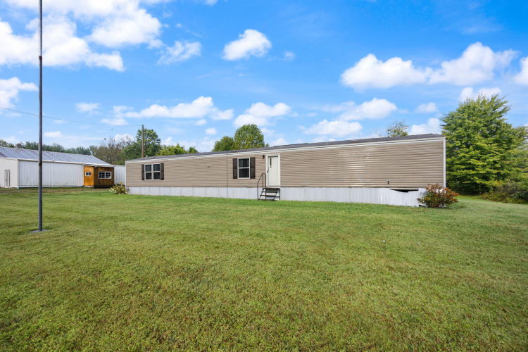 Listing Image 4