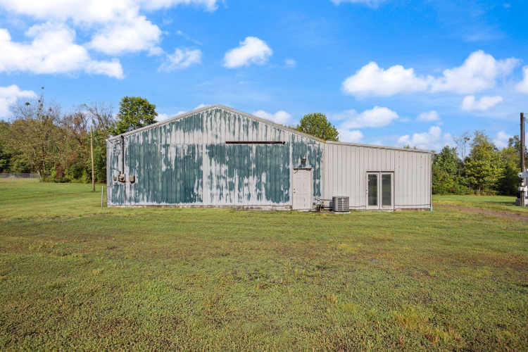 Listing Image 100