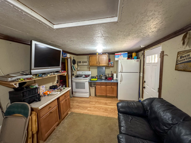 Listing Image 16