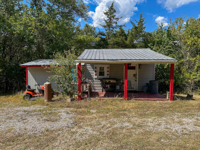 Listing Image 4