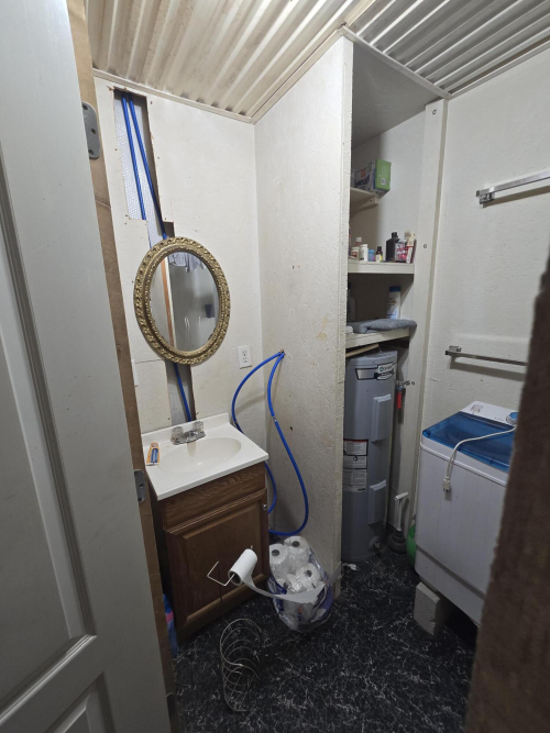 Listing Image 9