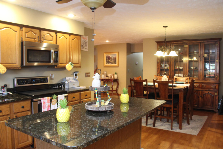 Listing Image 10