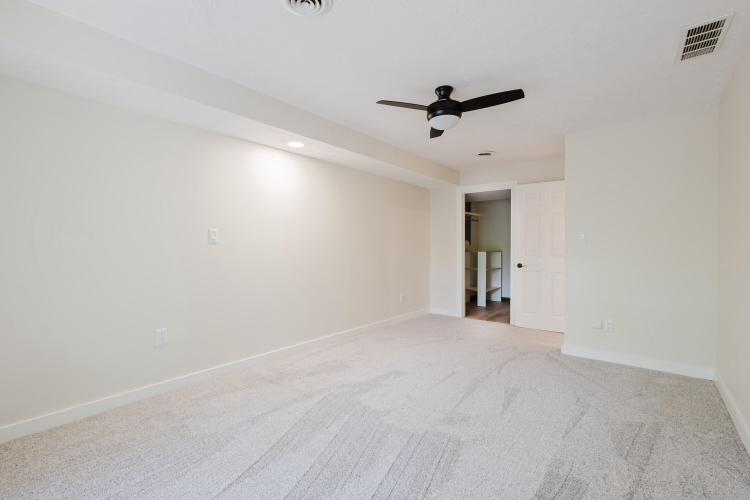 Listing Image 61