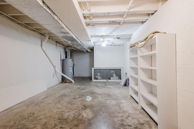 Listing Image 79