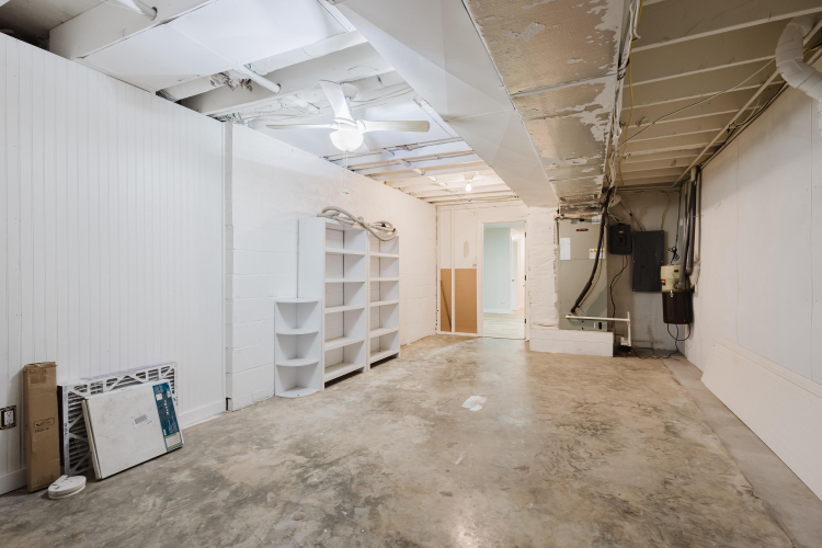Listing Image 82