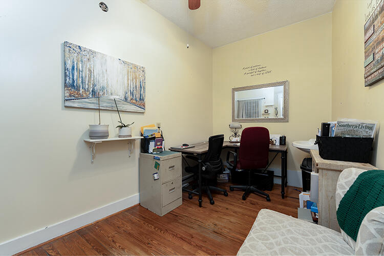 Listing Image 17