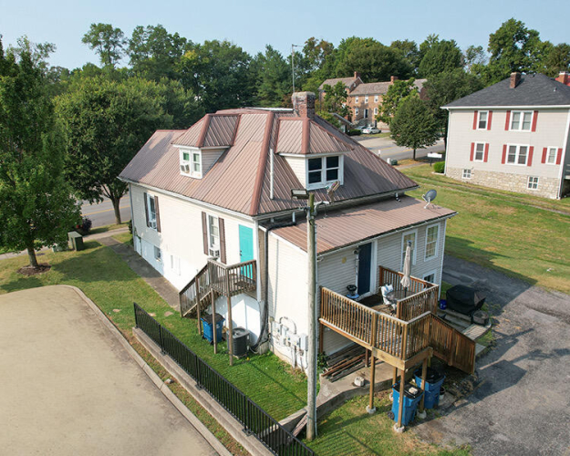 Listing Image 4