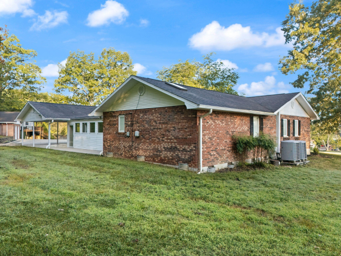 Listing Image 82