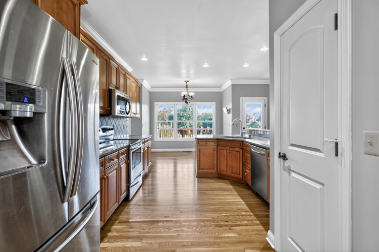 Listing Image 12
