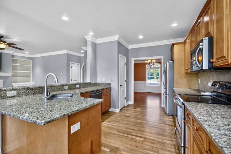 Listing Image 9